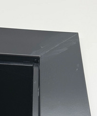 ��ɫľ�����а�ɫ�����գ��ǽ�����