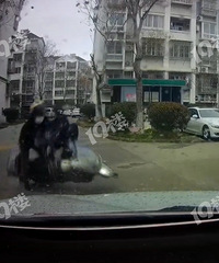 ����Ƶ��С������޽Ӵ��¹ʣ�����ԩ��