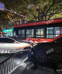 ˾��զ���ģ���F��ɫ����ͻȻ�����������Խ����·����һ�̣�