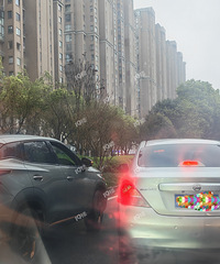 �����У�ſڶµ�һ����Ϳ��������Υ���...