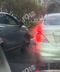 �����У�ſڶµ�һ����Ϳ������Υ��ġ�