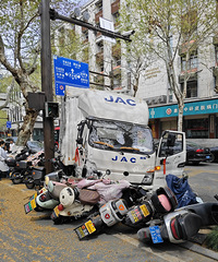 ���˺���·�ļ����Է���һ������ײ���¹�!