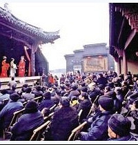 "浙江绍兴安昌古镇 老街流水乌篷船(转)"