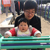 妈妈做家务 爹带娃