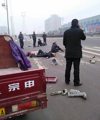 孝顺都市新城路上挺惨的车祸~~~