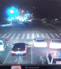 "新生儿突发败血症,义乌交警连闯数个红灯,只为开辟“生命通道”