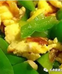 "钙片吃一年,不如这样躺一会儿!专家才知道的补钙秘"