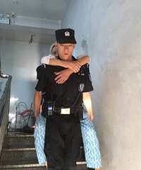 ���ٰ����������֮�� ��ӥ��ͻ�Ӷ�Ա�ɹ��ȳ���Ѯ����