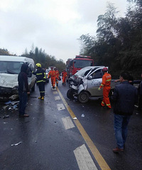 ���������������ٰ�������ʻԱ �������뽻ͨ�¹���Ԯ