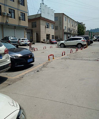 [����]����ͣ��λȴ��װ��������ֱ�ǷǷ���ռ