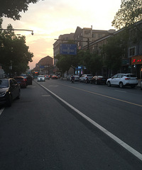 青山湖严管街天柱街,却还是有人违章停车
