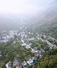 ����һ�����Դ�ɽ��ĺ��ӣ����ػ�