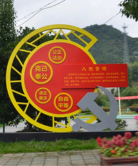 ������ˮ�ϴ壬���������������־��ɫ�������𣿵��Ӳ�С����