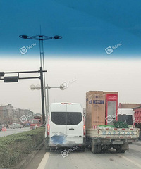 �ж�����������Խ����ת����ɽ·�ĺ��̵�·�ڱ�ǿ�м�����