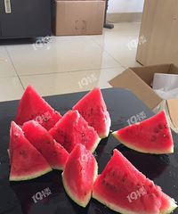 这个天正当热啊。冰西瓜才爽