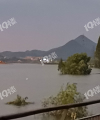 ��ɽ���̵������������в��㣬�̵��еĵط�̫���ˡ�ˮһ�Ǿ���û