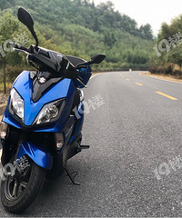 临安城区开车难且停车难,电瓶车续航弱,踏板摩托车越来越受欢迎
