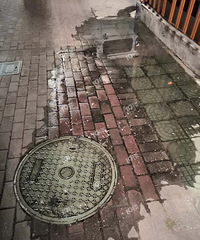 白沙路污水横流
