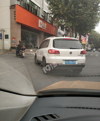 礼让斑马线招你惹你了?