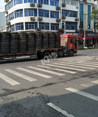 於潜这个路口建议安装红绿灯,危险啊