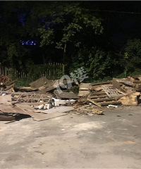 这就是玲珑公路上跟河边的环境