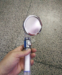 这个自来水真心好脏,家里喝的水建议大家提前过滤