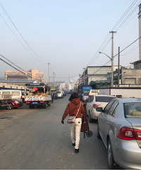 [����]ˮ��̯����·�м䣬����·������Ҫ�ǹܺͽ�����