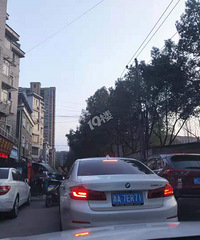 四中这边的路还有没有人管啊