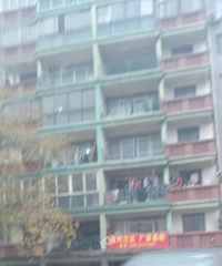 板桥奥里路边超高违建为何不拆