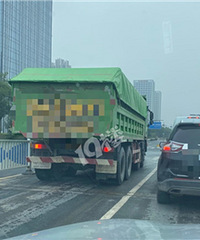 ��ɽ����԰·�ڣ���һ�����Żζ�