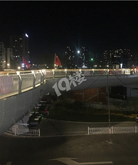 现在骑着小毛驴再也没有那种惬意感了