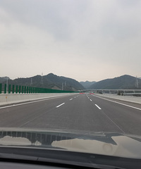 [չ]ǰ麼ƳǸߣƣо̫׳