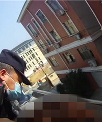 临安一女子纵身一跃,幸好被民警拽回