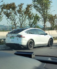 �Ƽ����������һ������˹��ֱ��ײ��