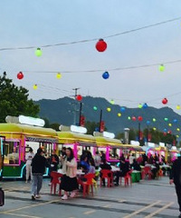苕溪岸边的夜市还不错哦