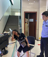 [ͨ]ٰﳵֻһͷԽ·̻ˤͷѪ