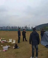 [����]�ٰ����ƺ����ʵ�з������������ֹ¶Ӫ���տ�������