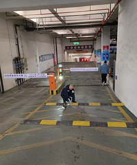 【小金跑现场】第748期:广场广电路进出减速带颠簸,暂已拆除