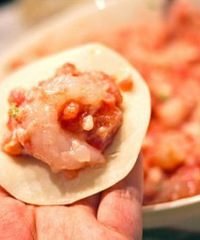 自己在家做虾仁鲜肉锅贴(图)
