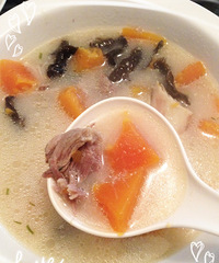 家常美味 之 木瓜猪骨汤+木瓜炖银耳