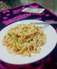 给自己换换口味【麻油香辣金针菇】