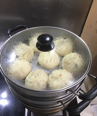 周末做包子