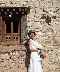 穿着婚纱去旅行 这位新娘让人好羡慕