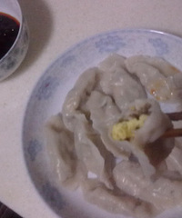 "土鸡蛋做的香菇芹菜饺子"