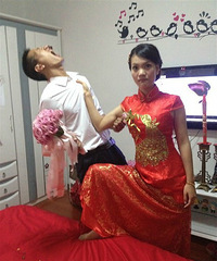 来看看这个一会霸气侧漏 一会温婉可人的新娘吧