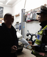 逃不掉!3分钟内两次撞车还致人受伤,男子竟驾车逃逸!最终……