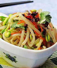 "炝拌黄豆芽"