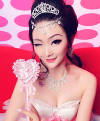 葫芦娃中的“蛇精”真人版美女 你说这是真的还是假的