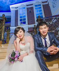 让亲们评评我的婚纱照吧