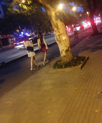 寻找上周四晚上在开元大酒店楼下等车的妙龄女郎